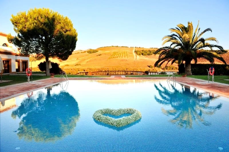 26 soveværelse Finca/Landehus til salg i Sevilla by med swimmingpool garage - € 18.000.000 (Ref: 8464356)