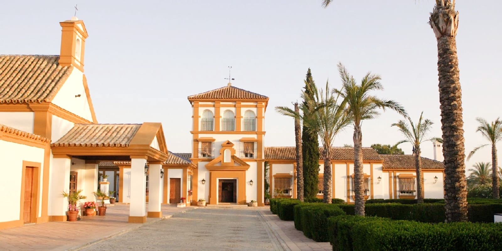26 soveværelse Finca/Landehus til salg i Sevilla by med swimmingpool garage - € 18.000.000 (Ref: 8464356)