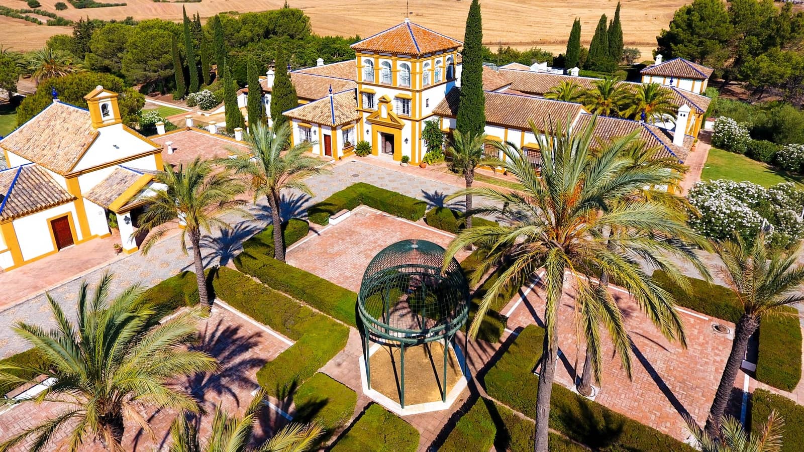26 soveværelse Finca/Landehus til salg i Sevilla by med swimmingpool garage - € 18.000.000 (Ref: 8464356)