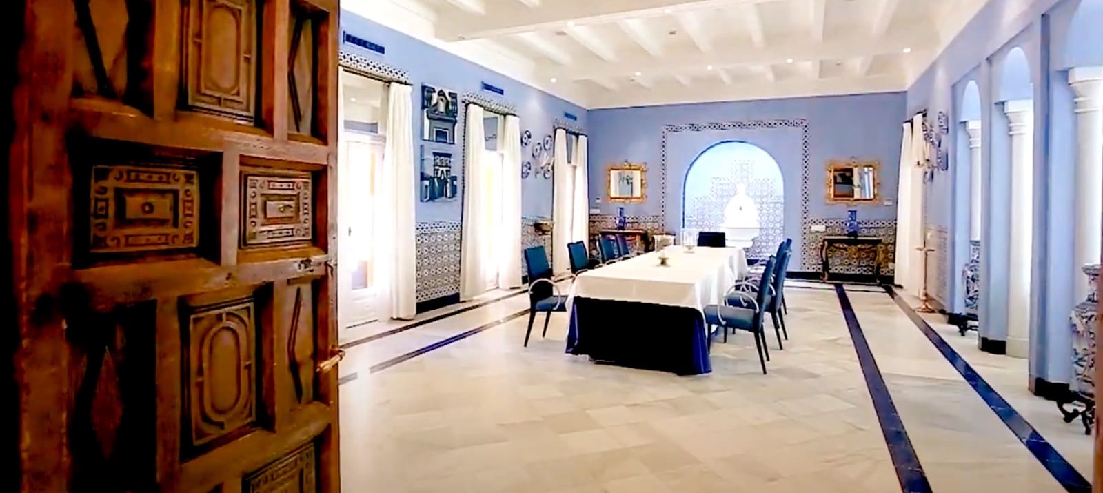 26 soveværelse Finca/Landehus til salg i Sevilla by med swimmingpool garage - € 18.000.000 (Ref: 8464356)