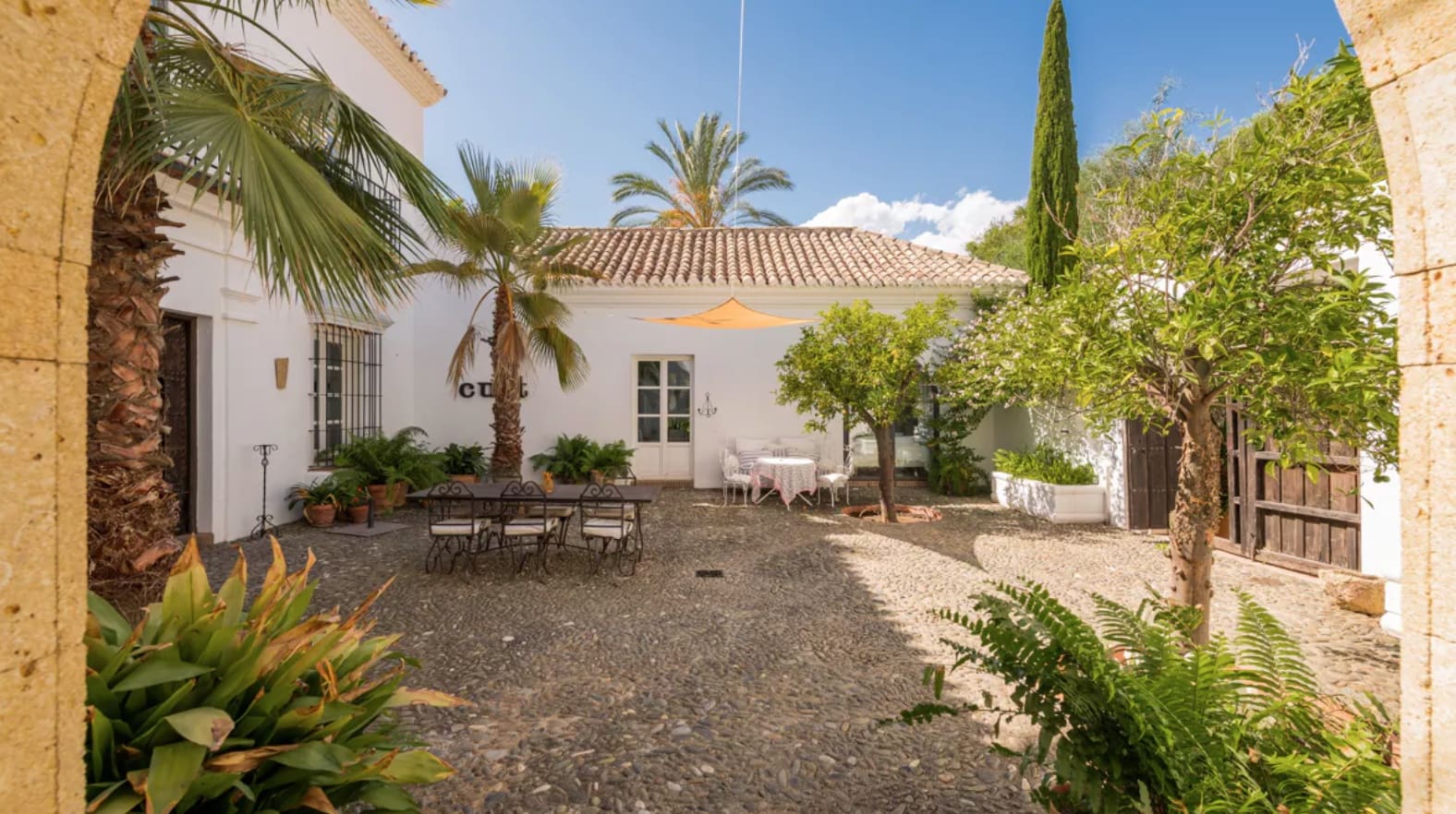 5 soverom Villa til salgs i Marbella med svømmebasseng garasje - € 2 700 000 (Ref: 8464360)