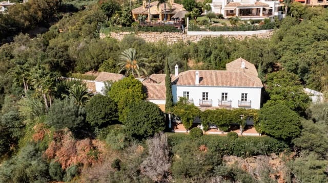 5 soverom Villa til salgs i Marbella med svømmebasseng garasje - € 2 700 000 (Ref: 8464360)