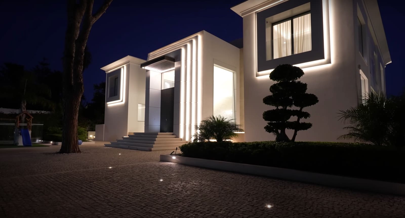 9 bedroom Villa for sale in Marbella with pool garage - € 12,000,000 (Ref: 8464364)