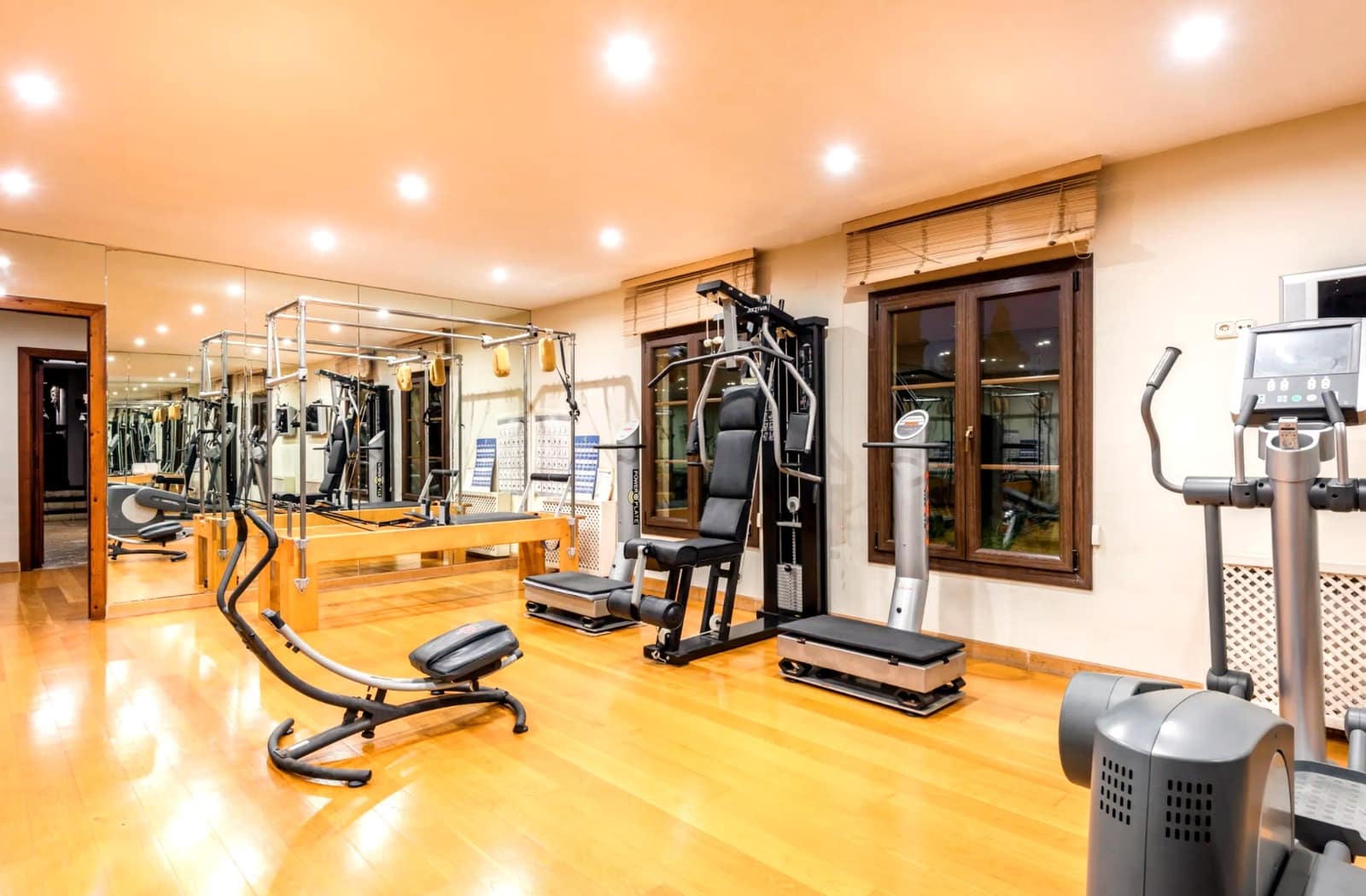 7 soveværelse Villa til salg i Bahia de Marbella med swimmingpool garage - € 20.000.000 (Ref: 8464373)