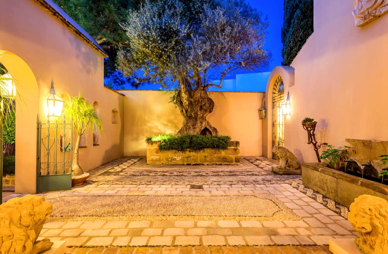 7 soveværelse Villa til salg i Bahia de Marbella med swimmingpool garage - € 20.000.000 (Ref: 8464373)