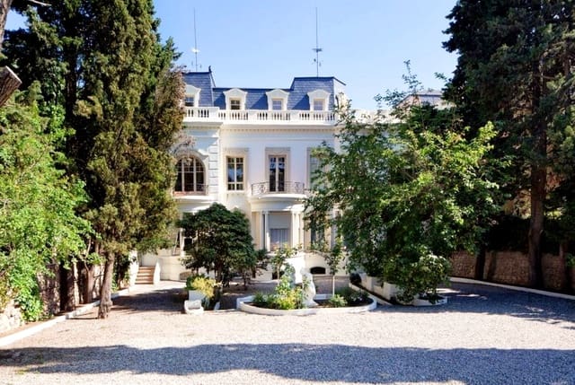 7 makuuhuone Huvila myytävänä paikassa Barcelona kaupunki mukana uima-altaan 
autotalli - 14 000 000 € (Ref: 8464374)