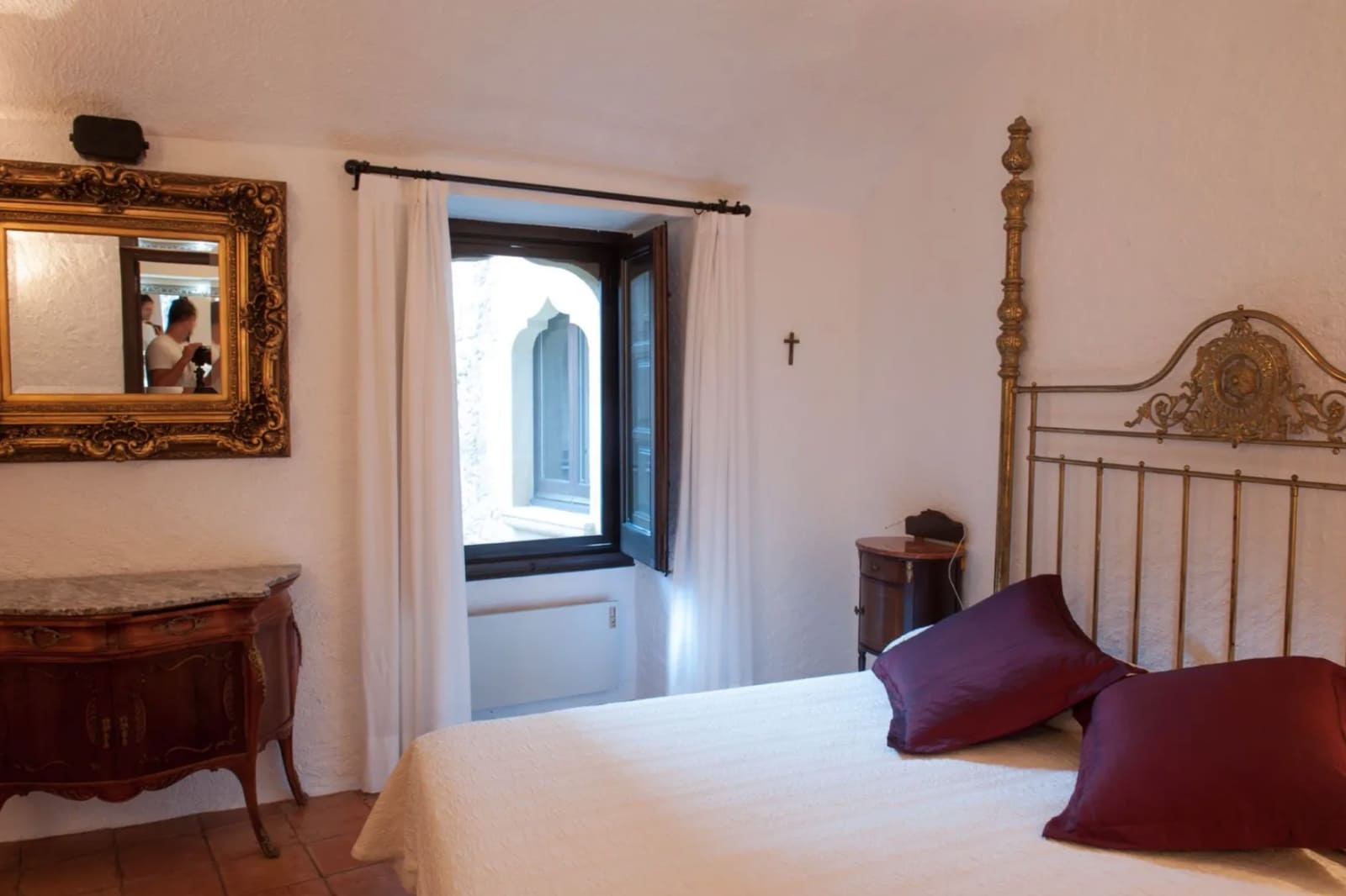 6 soveværelse Byhus til salg i Pals med swimmingpool garage - € 1.575.000 (Ref: 8464376)