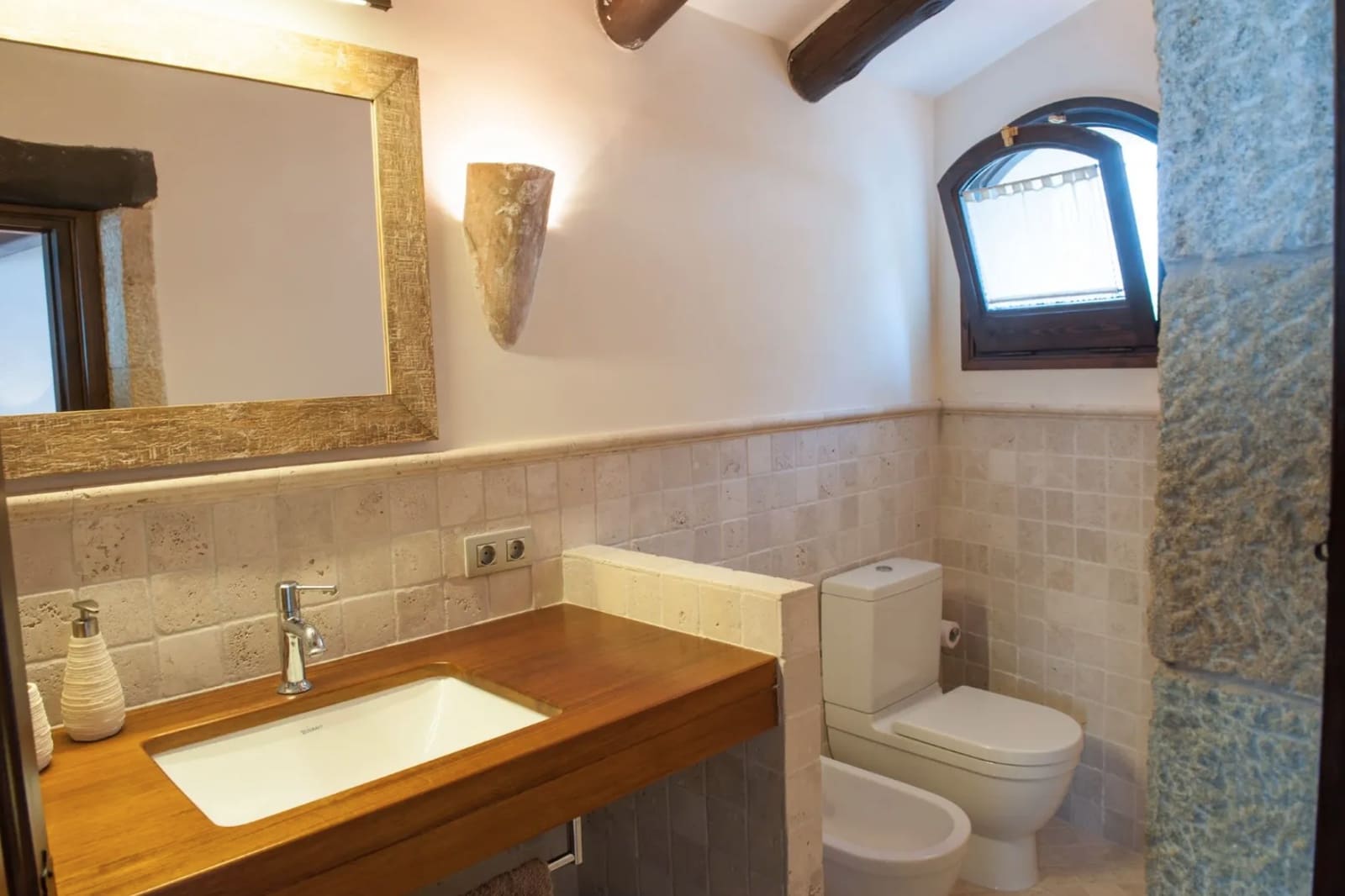 6 soveværelse Byhus til salg i Pals med swimmingpool garage - € 1.575.000 (Ref: 8464376)