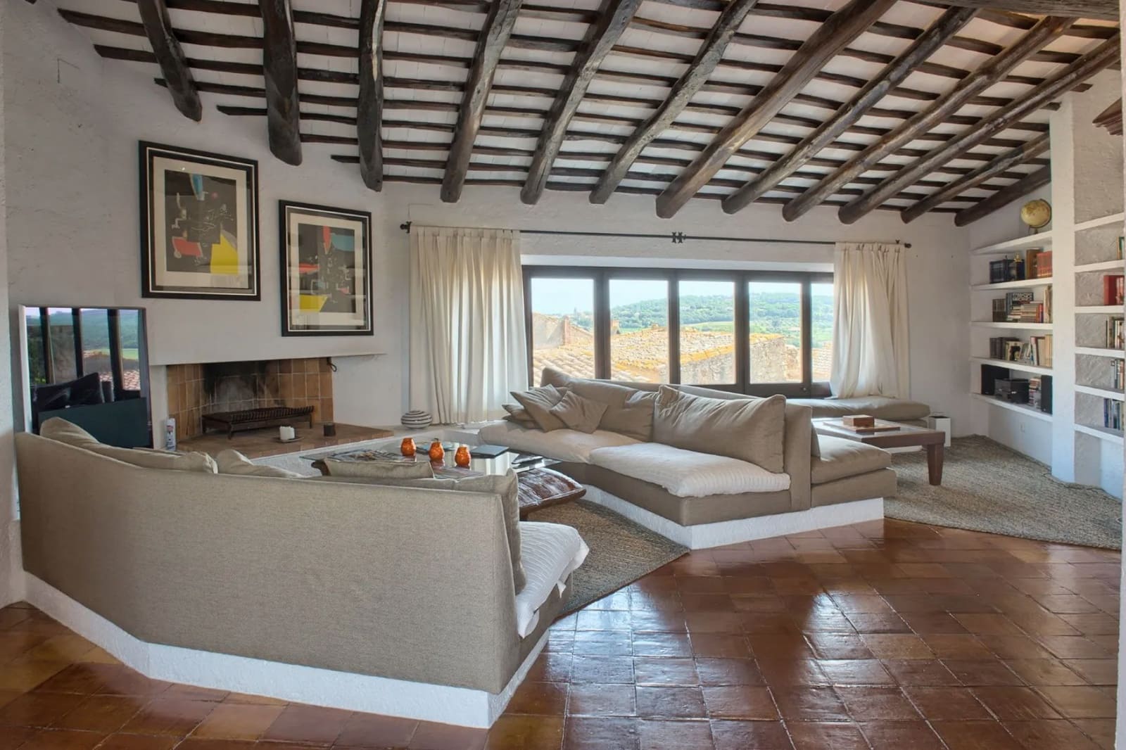 6 soveværelse Byhus til salg i Pals med swimmingpool garage - € 1.575.000 (Ref: 8464376)