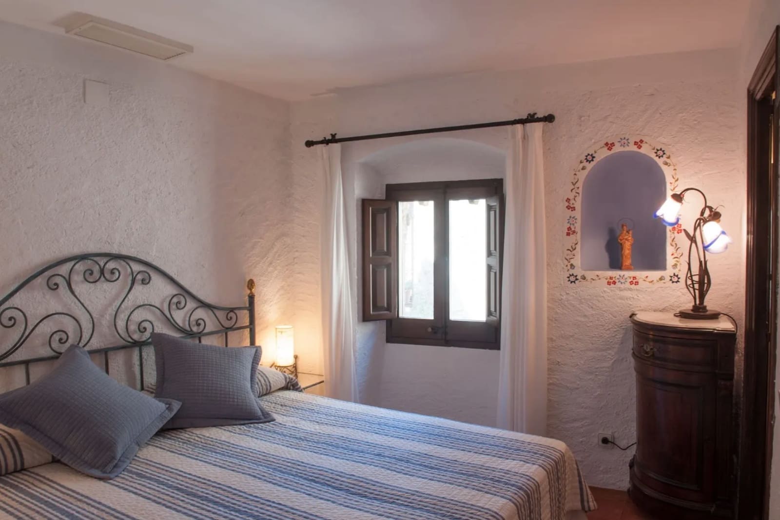 6 soveværelse Byhus til salg i Pals med swimmingpool garage - € 1.575.000 (Ref: 8464376)