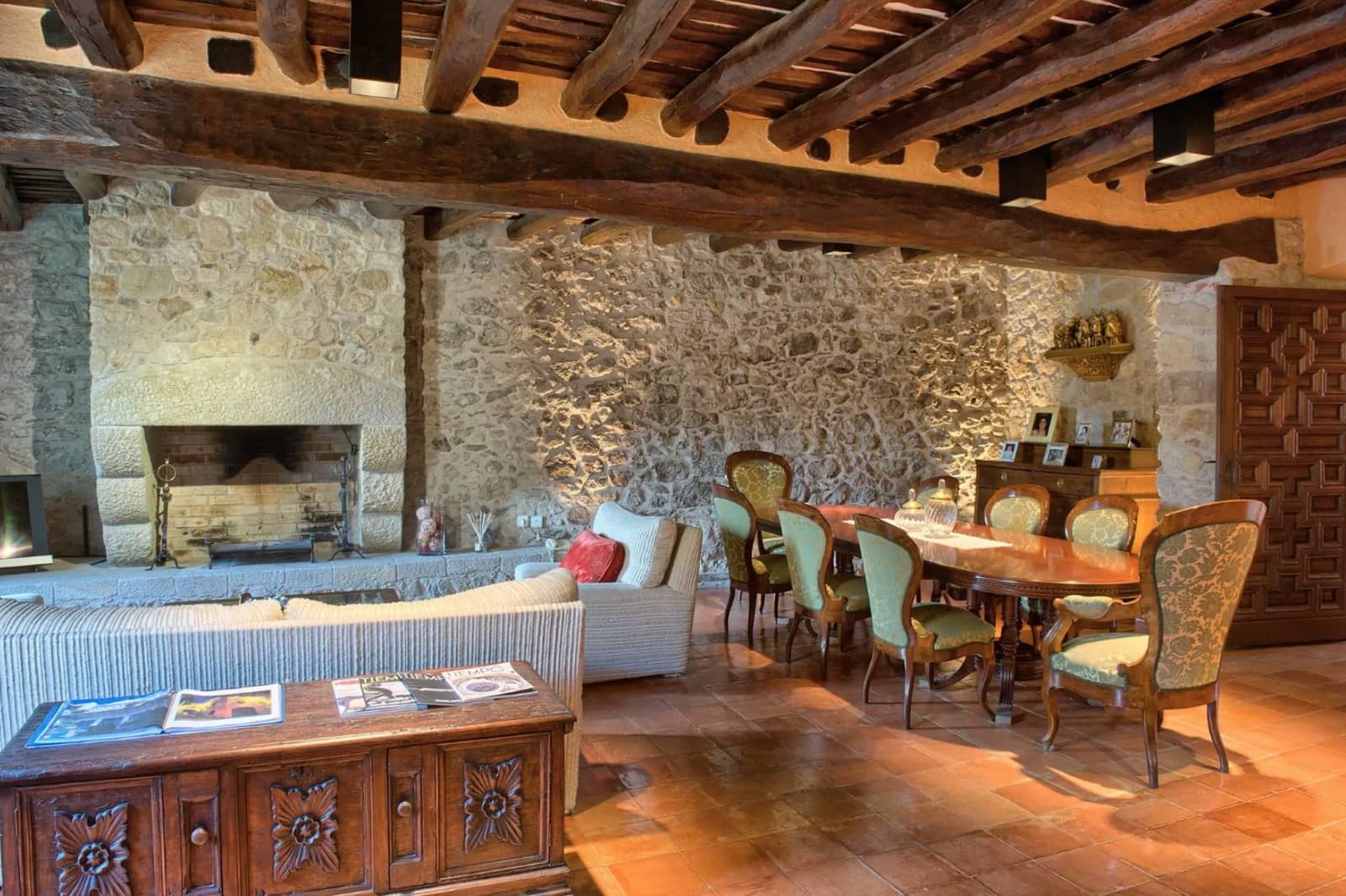 6 soveværelse Byhus til salg i Pals med swimmingpool garage - € 1.575.000 (Ref: 8464376)