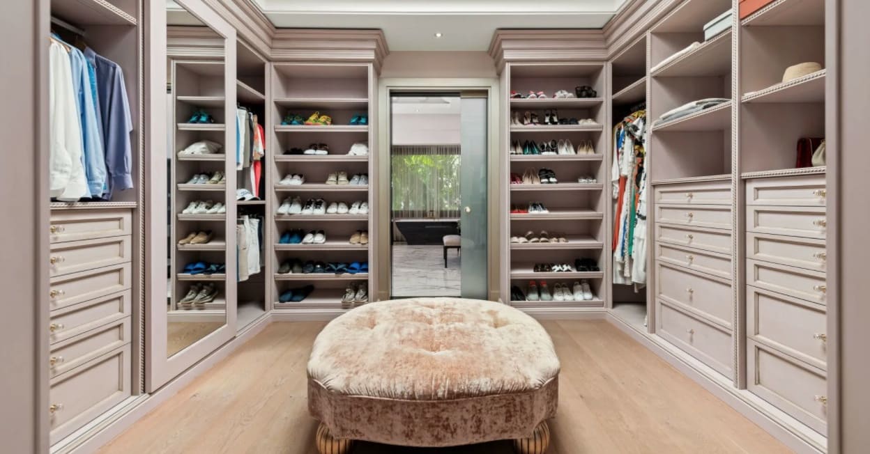 5 bedroom Villa for sale in Marbella with pool garage - € 16,800,000 (Ref: 8464377)