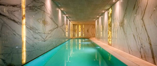 5 slaapkamer Villa te koop in Marbella met zwembad garage - € 16.800.000 (Ref: 8464377)