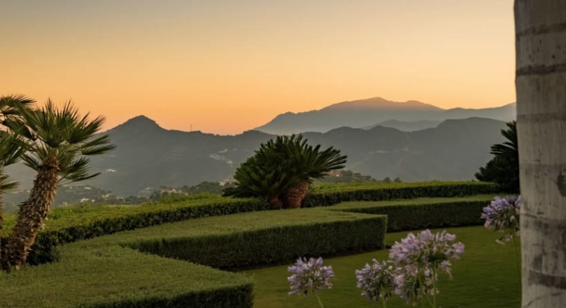 5 bedroom Villa for sale in Marbella with pool garage - € 16,800,000 (Ref: 8464377)