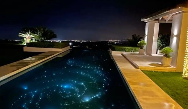 5 slaapkamer Villa te koop in Marbella met zwembad garage - € 16.800.000 (Ref: 8464377)