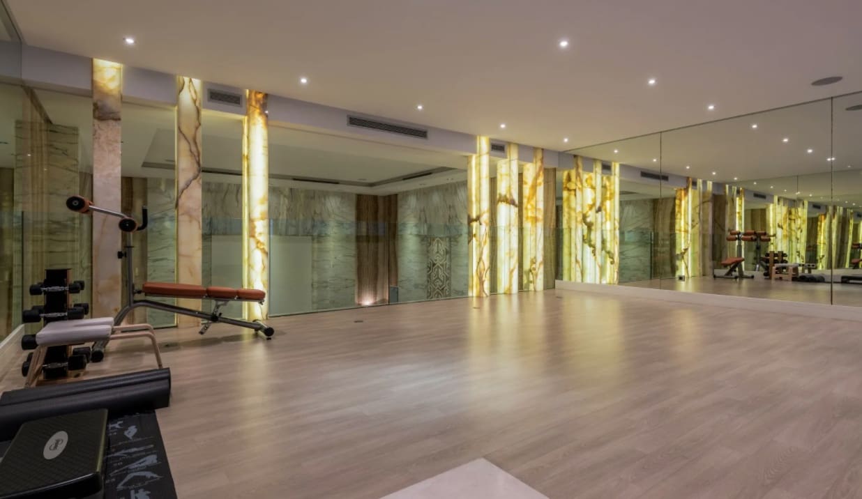 5 bedroom Villa for sale in Marbella with pool garage - € 16,800,000 (Ref: 8464377)