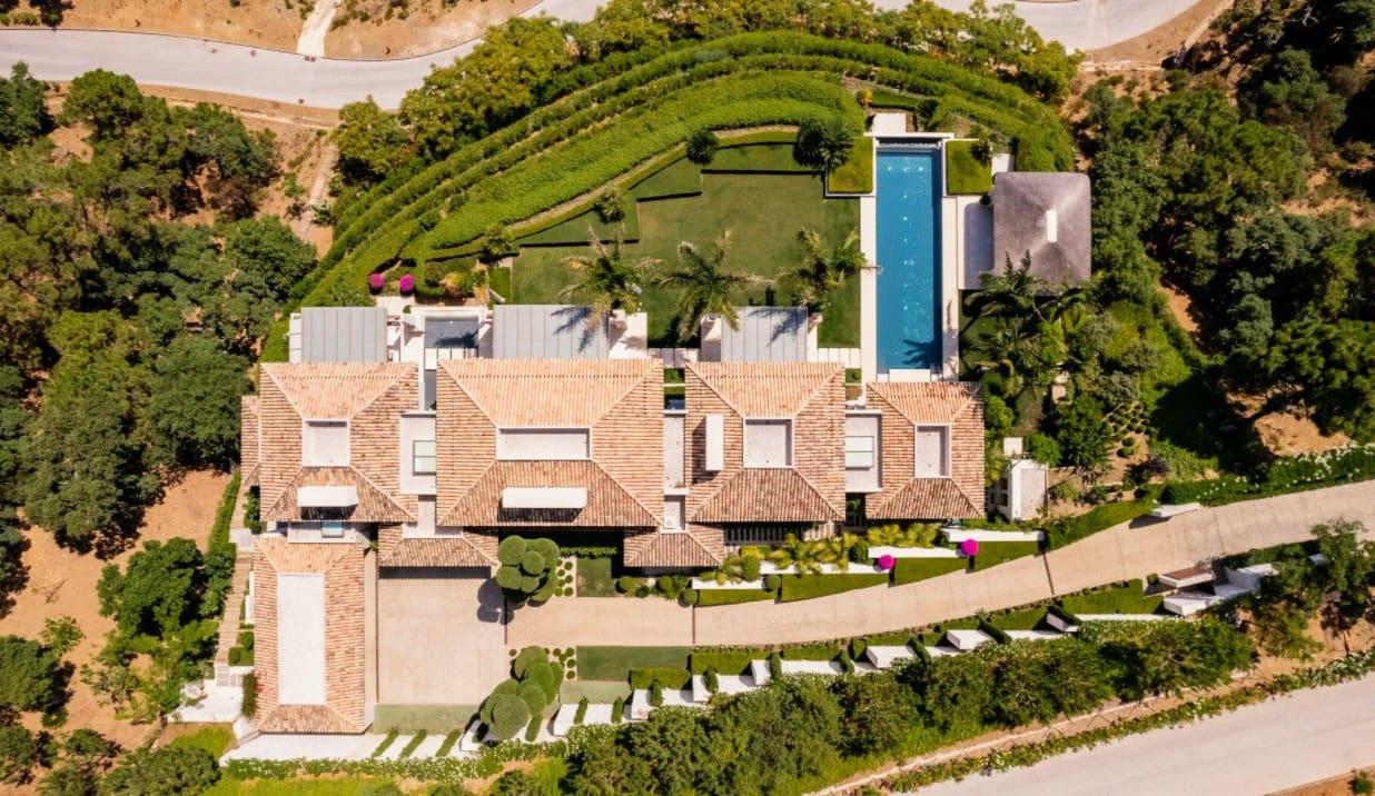 5 bedroom Villa for sale in Marbella with pool garage - € 16,800,000 (Ref: 8464377)
