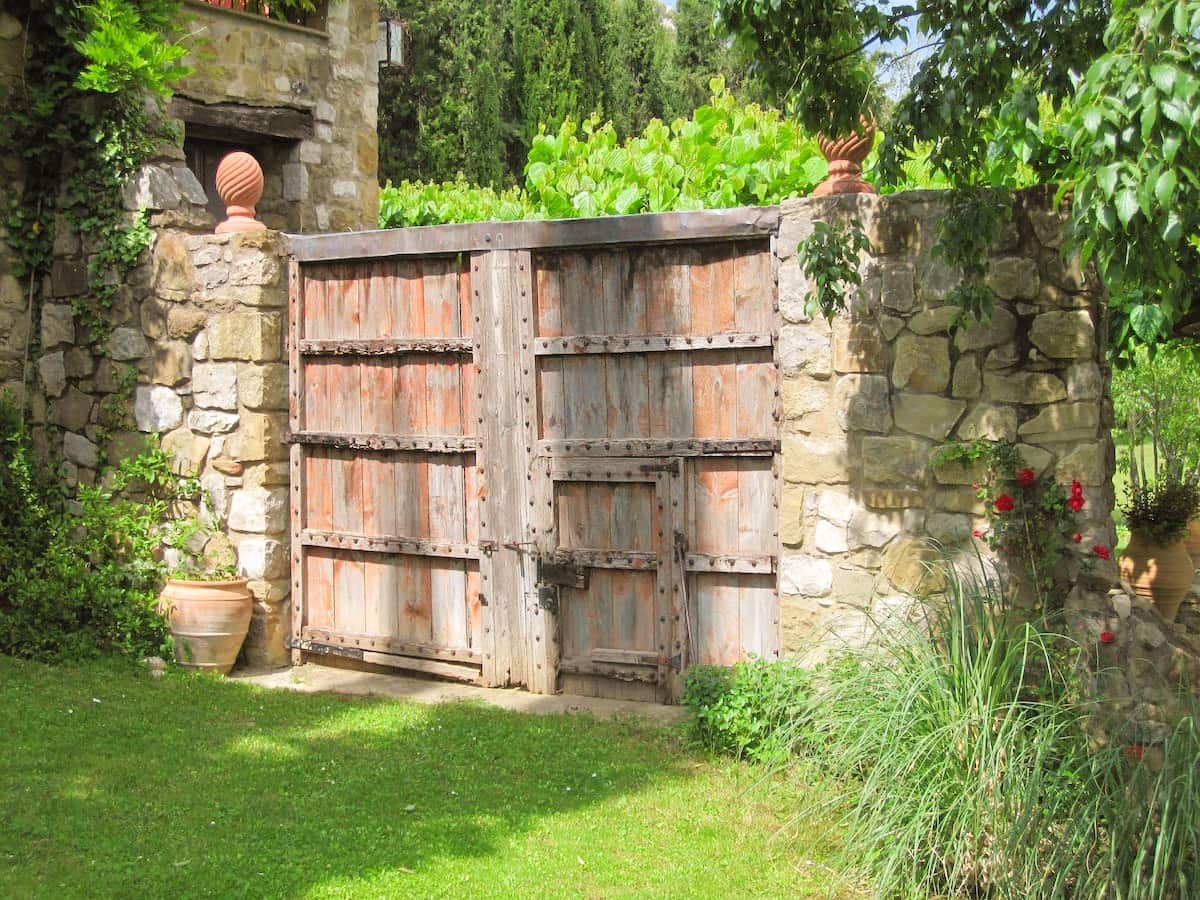 11 soveværelse Finca/Landehus til salg i Besalu med swimmingpool garage - € 2.250.000 (Ref: 8464381)