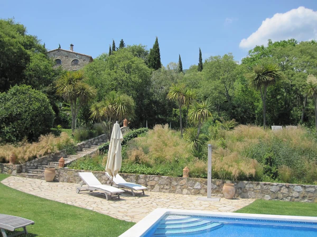 11 soveværelse Finca/Landehus til salg i Besalu med swimmingpool garage - € 2.250.000 (Ref: 8464381)