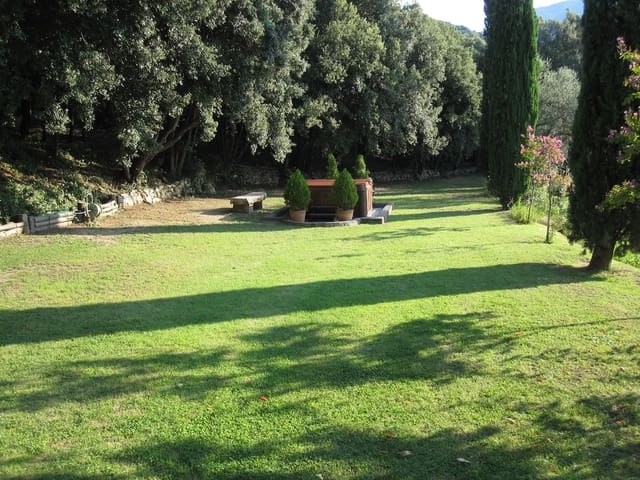 11 sypialnia Finka/Dom wiejski na sprzedaż w Besalú z basenem garażem - 2 250 000 € (Ref: 8464381)