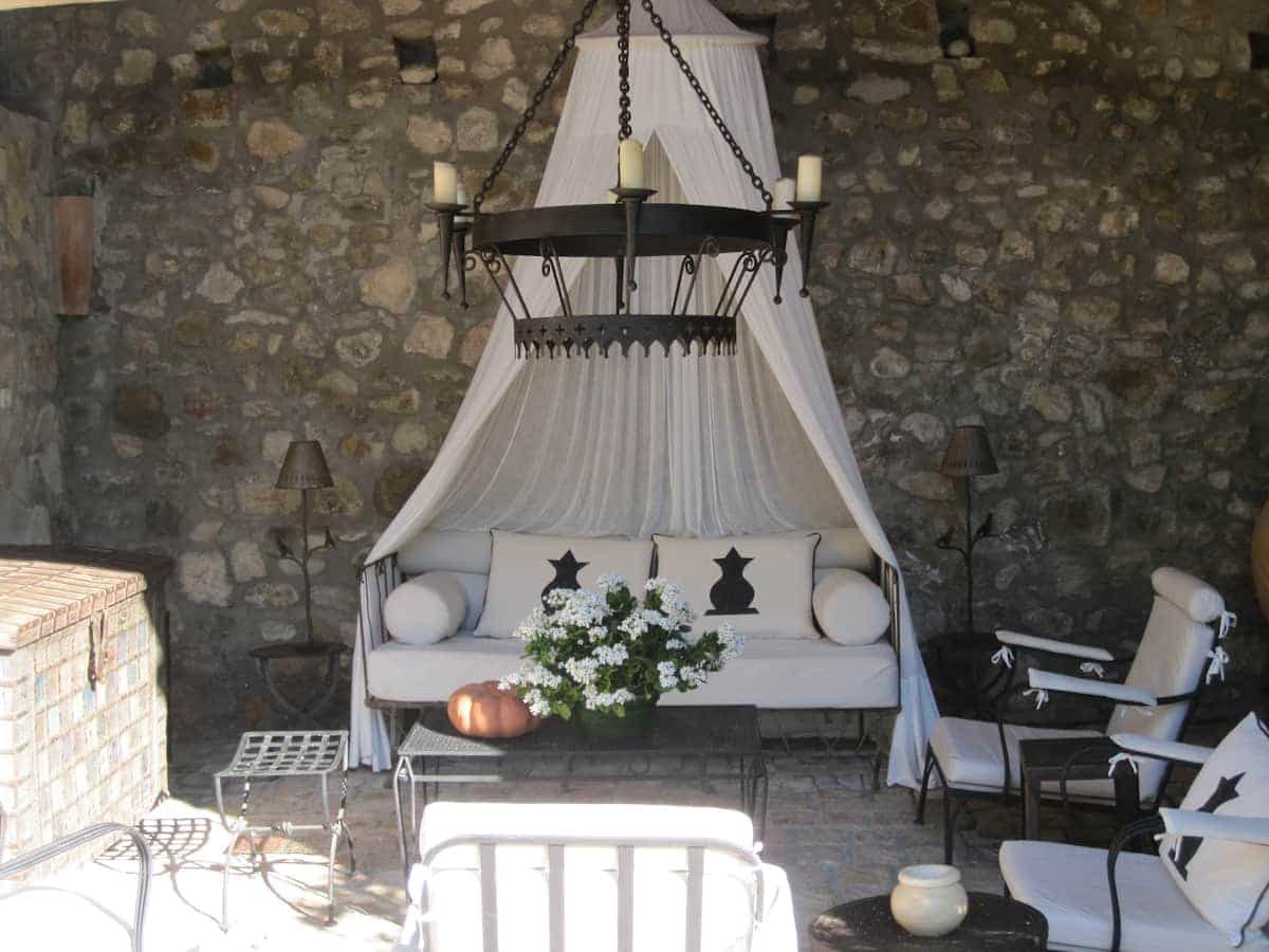 11 soveværelse Finca/Landehus til salg i Besalu med swimmingpool garage - € 2.250.000 (Ref: 8464381)