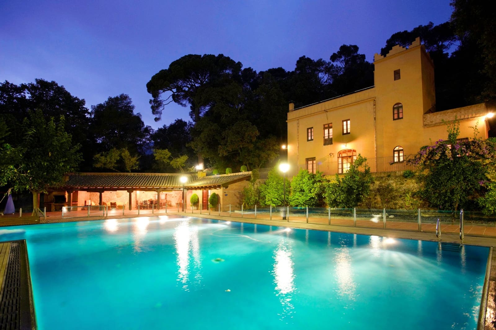 13 soveværelse Finca/Landehus til salg i Barcelona by med swimmingpool garage - € 5.000.000 (Ref: 8464384)