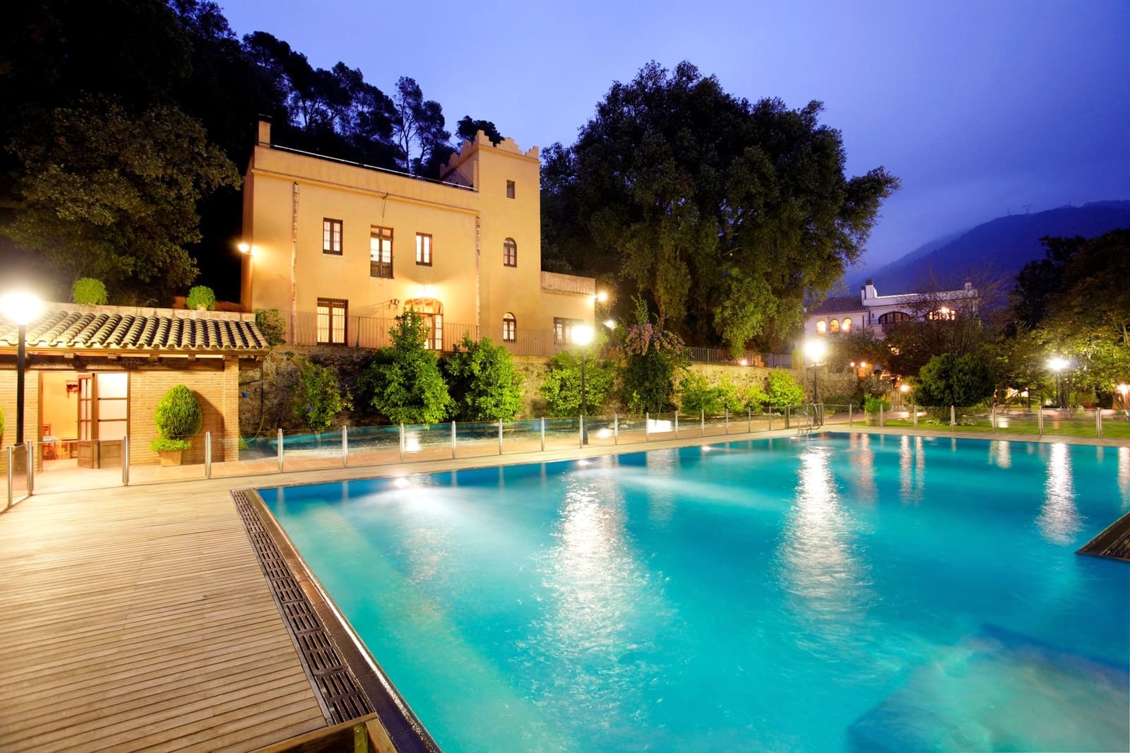 13 soveværelse Finca/Landehus til salg i Barcelona by med swimmingpool garage - € 5.000.000 (Ref: 8464384)