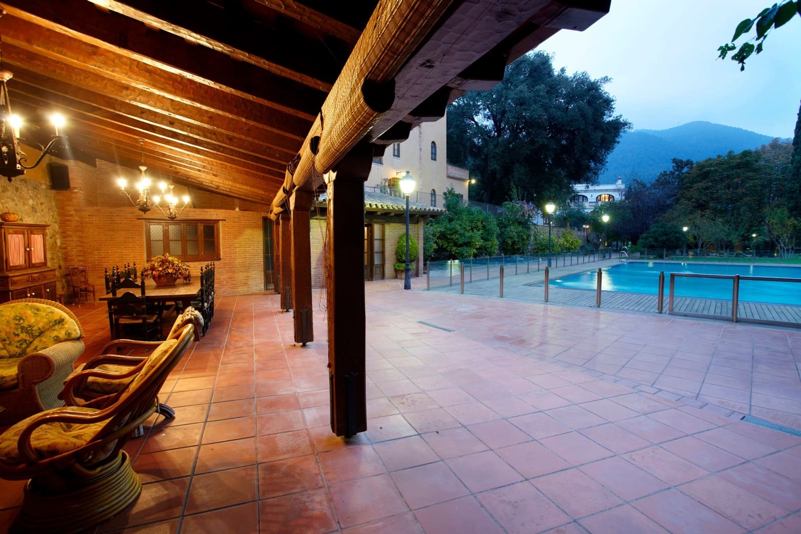 13 soveværelse Finca/Landehus til salg i Barcelona by med swimmingpool garage - € 5.000.000 (Ref: 8464384)