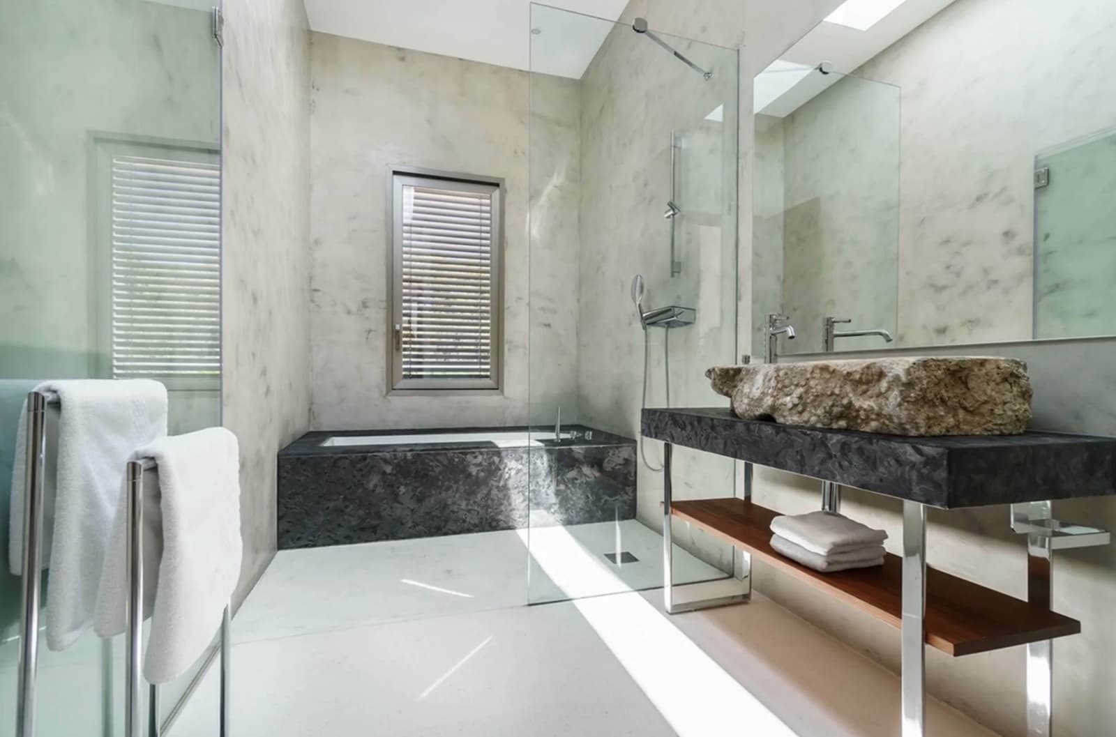 6 soverom Villa til salgs i Sant Antoni de Portmany med svømmebasseng garasje - € 11 000 000 (Ref: 8464385)