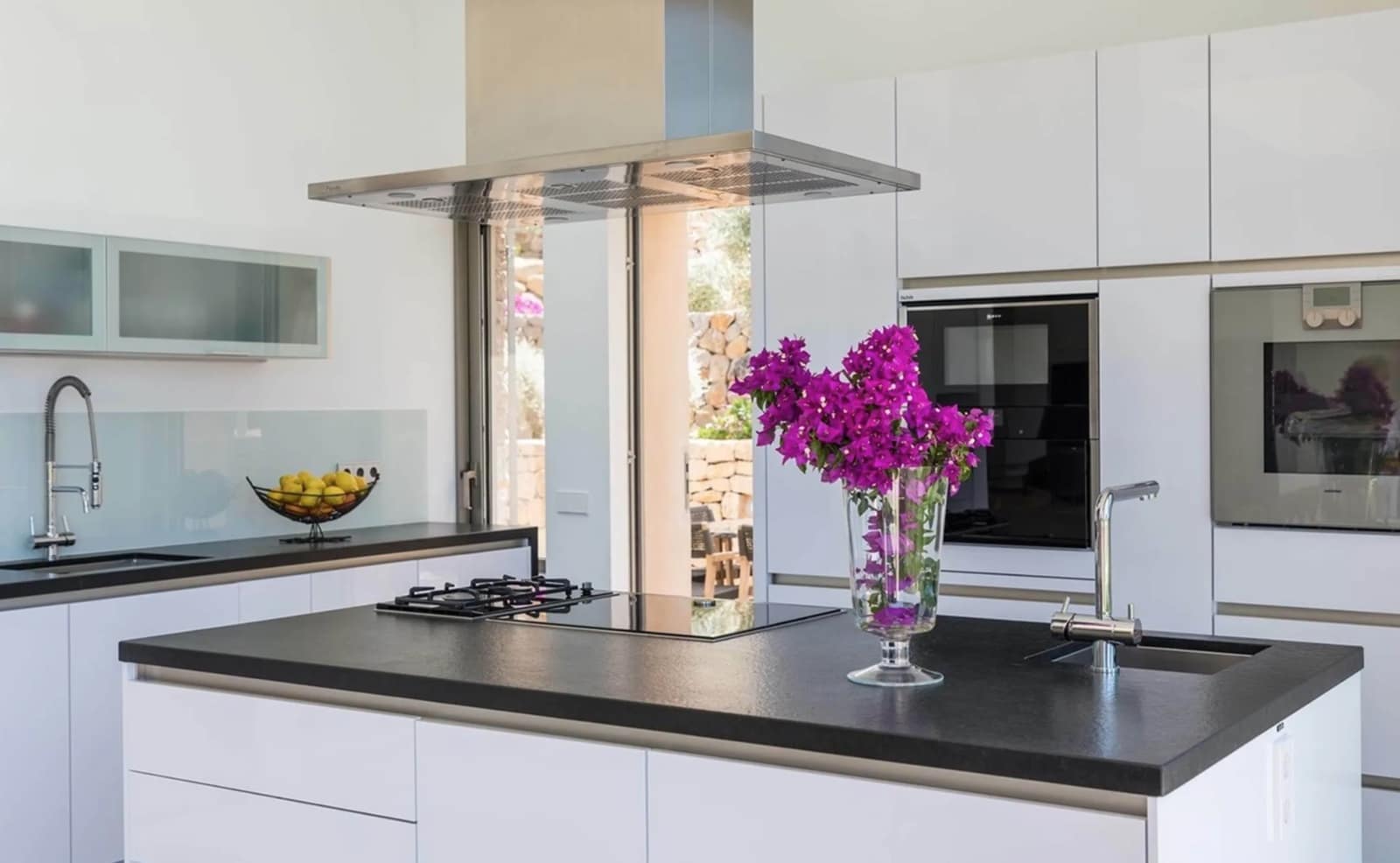 6 soverom Villa til salgs i Sant Antoni de Portmany med svømmebasseng garasje - € 11 000 000 (Ref: 8464385)