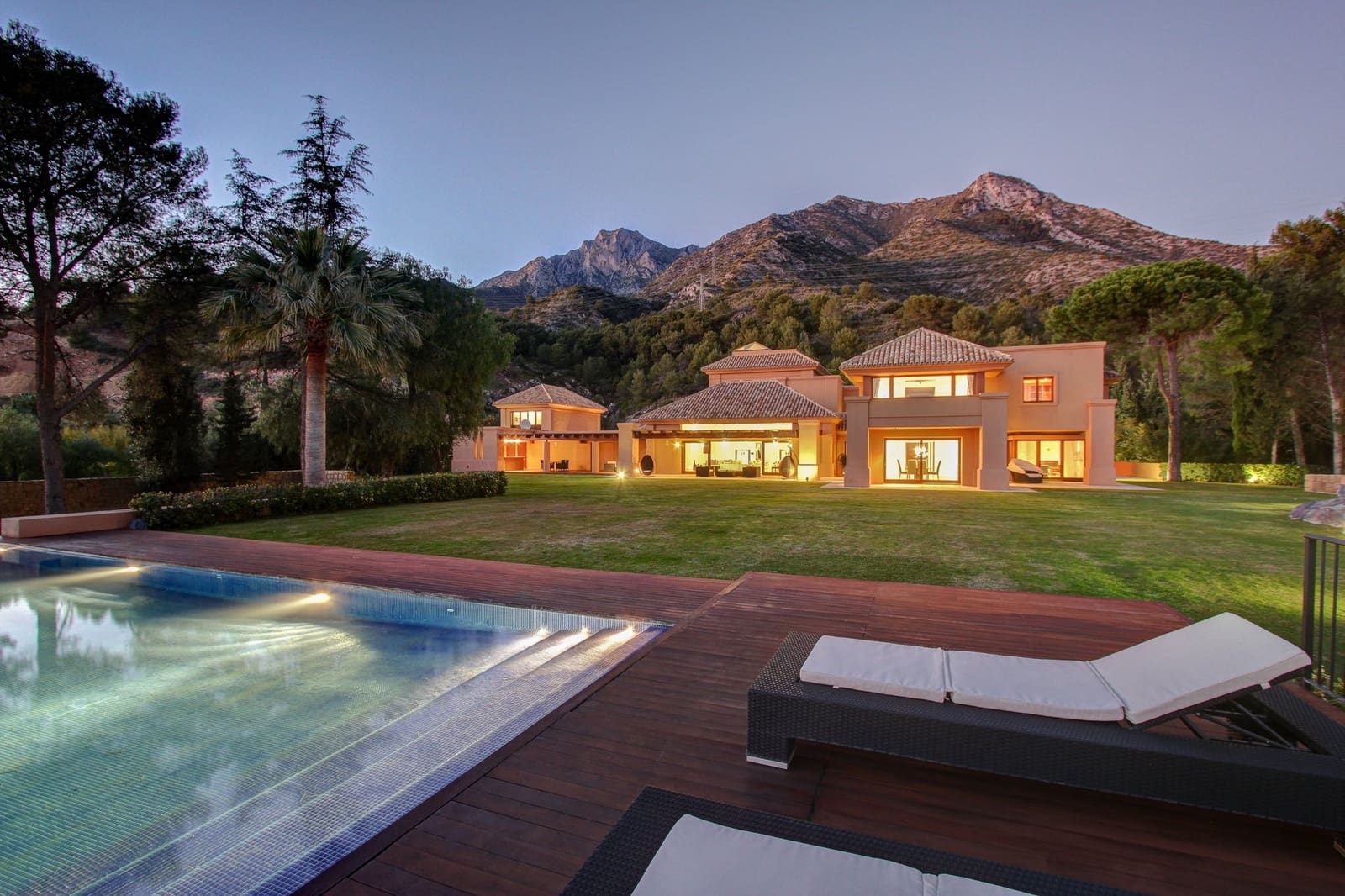 5 makuuhuone Huvila myytävänä paikassa Marbella mukana uima-altaan 
autotalli - 14 500 000 € (Ref: 8464387)