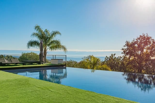 5 makuuhuone Huvila myytävänä paikassa Marbella mukana uima-altaan 
autotalli - 14 500 000 € (Ref: 8464387)