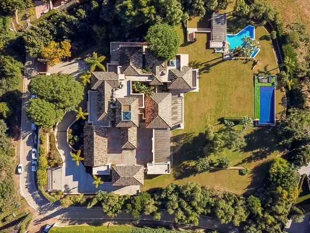 5 makuuhuone Huvila myytävänä paikassa Marbella mukana uima-altaan 
autotalli - 14 500 000 € (Ref: 8464387)