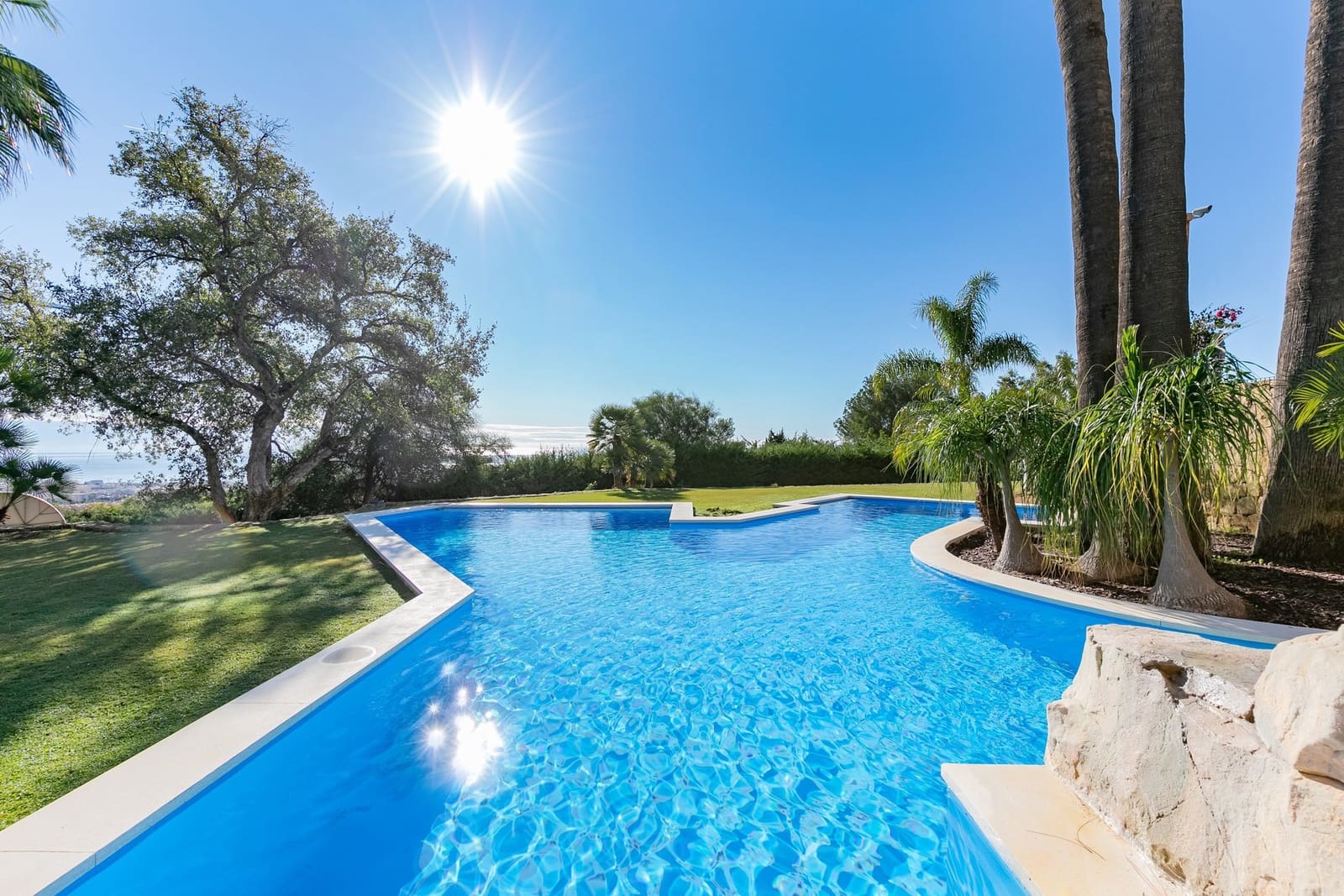 5 makuuhuone Huvila myytävänä paikassa Marbella mukana uima-altaan 
autotalli - 14 500 000 € (Ref: 8464387)