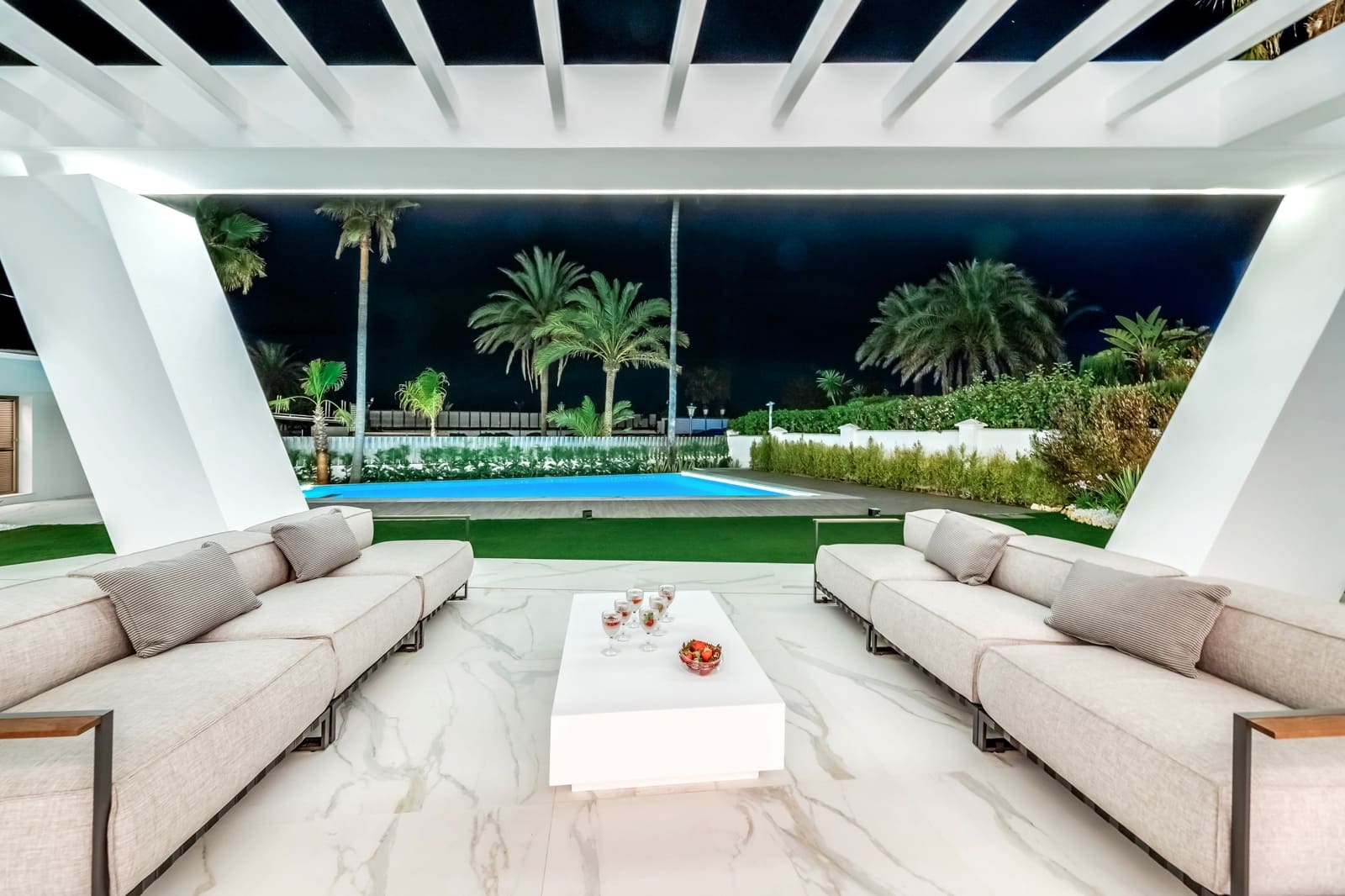 6 makuuhuone Huvila myytävänä paikassa Marbella mukana uima-altaan 
autotalli - 11 750 000 € (Ref: 8464388)