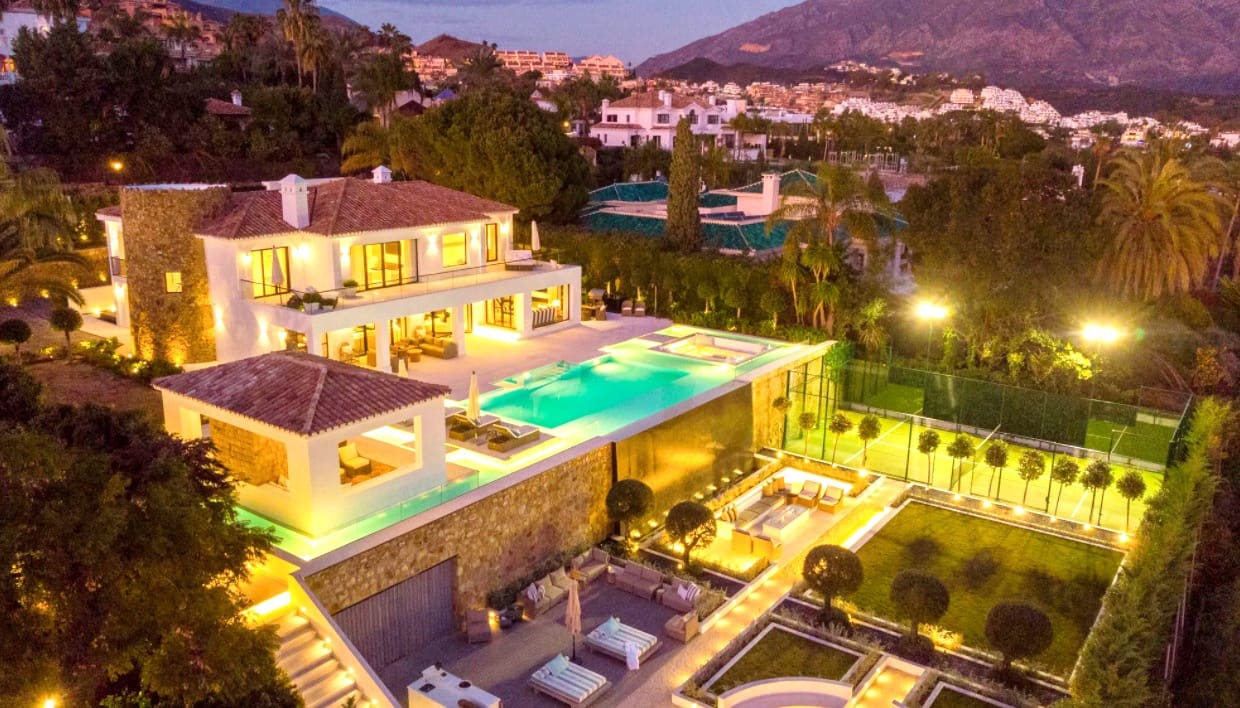 5 soverom Villa til salgs i Marbella med svømmebasseng garasje - € 8 900 000 (Ref: 8464389)