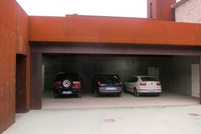 9 sypialnia Finka/Dom wiejski na sprzedaż w Miasto Girona z basenem garażem - 2 400 000 € (Ref: 8464392)