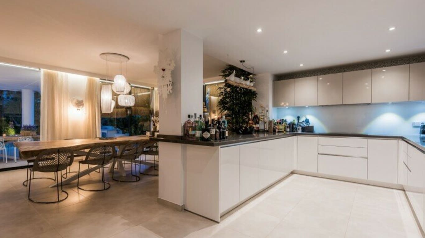 5 soverom Villa til salgs i Marbella med svømmebasseng garasje - € 7 200 000 (Ref: 8464393)