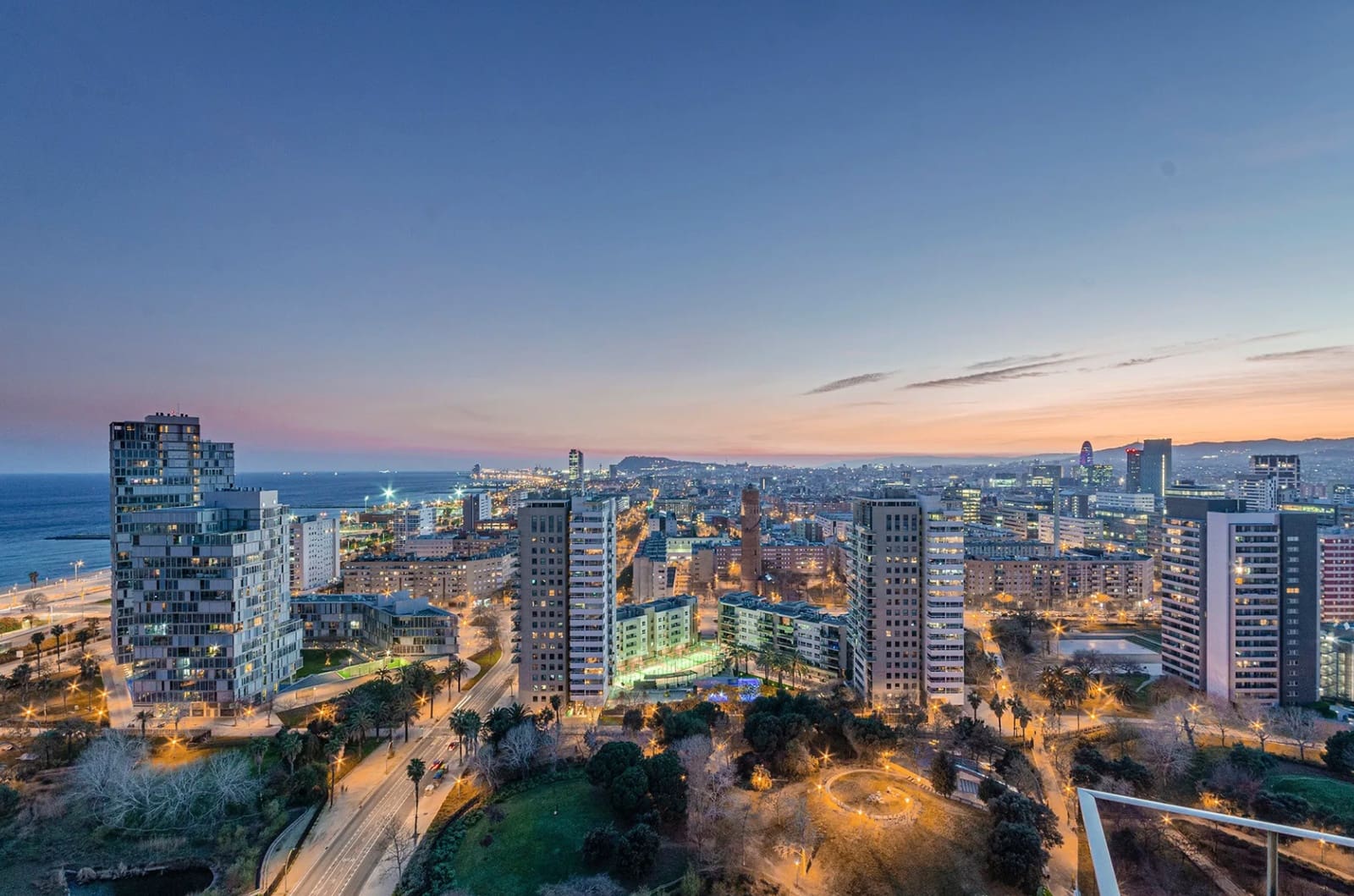 2 soveværelse Penthouse til salg i Barcelona by med swimmingpool garage - € 3.250.000 (Ref: 8464394)