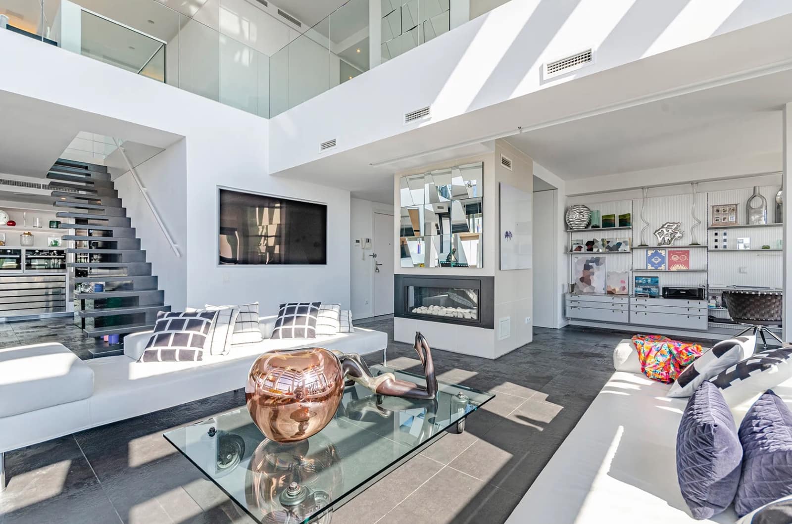 2 soveværelse Penthouse til salg i Barcelona by med swimmingpool garage - € 3.250.000 (Ref: 8464394)