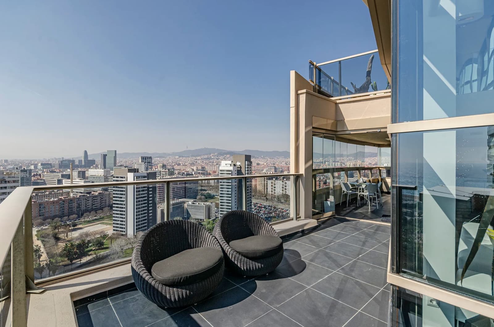 2 soveværelse Penthouse til salg i Barcelona by med swimmingpool garage - € 3.250.000 (Ref: 8464394)