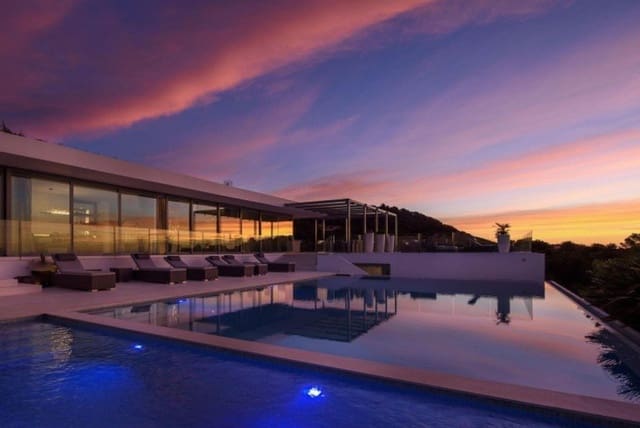 7 soverom Villa til salgs i Cap Martinet, Ibiza by med svømmebasseng garasje - € 10 500 000 (Ref: 8464398)