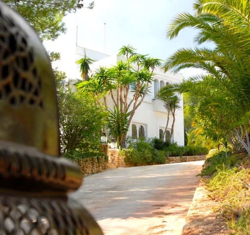 10 soverom Villa til salgs i Santa Eulalia / Santa Eularia med svømmebasseng garasje - € 2 900 000 (Ref: 8464400)