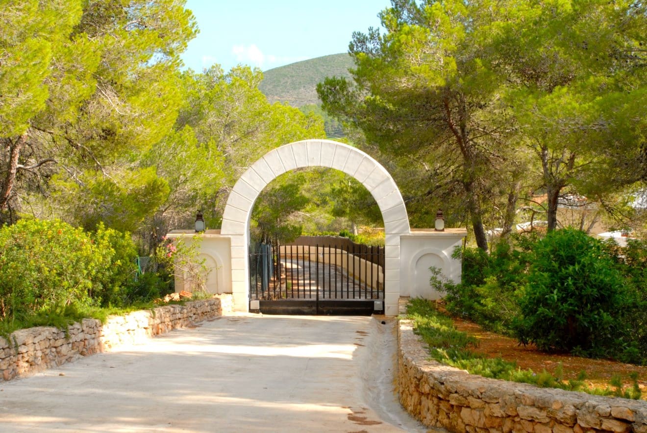 10 bedroom Villa for sale in Santa Eulalia / Santa Eularia with pool garage - € 2,900,000 (Ref: 8464400)