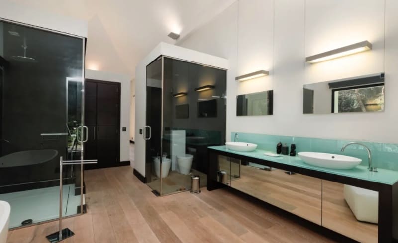 5 bedroom Villa for sale in Marbella with pool garage - € 3,950,000 (Ref: 8464403)