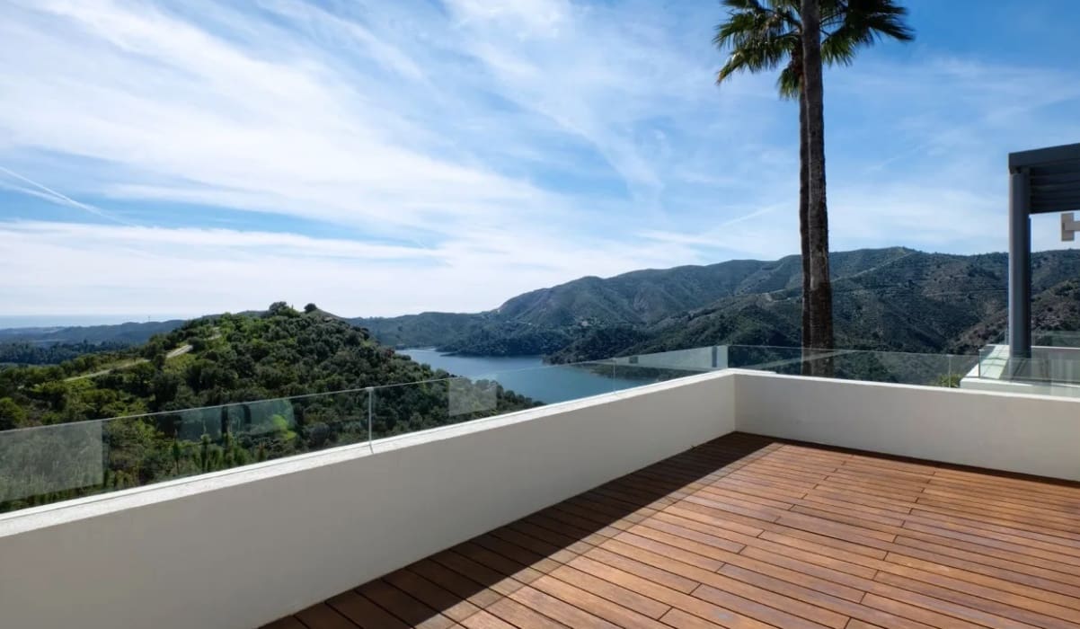 5 bedroom Villa for sale in Marbella with pool garage - € 3,950,000 (Ref: 8464403)