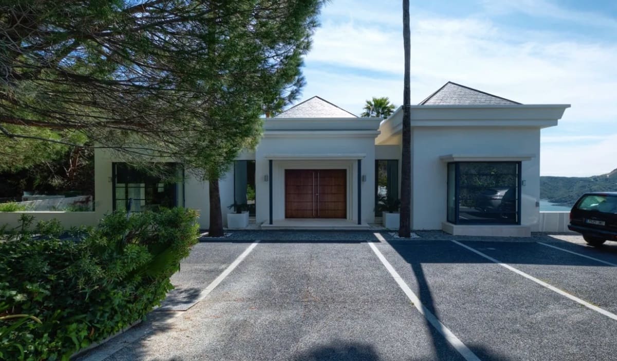 5 bedroom Villa for sale in Marbella with pool garage - € 3,950,000 (Ref: 8464403)