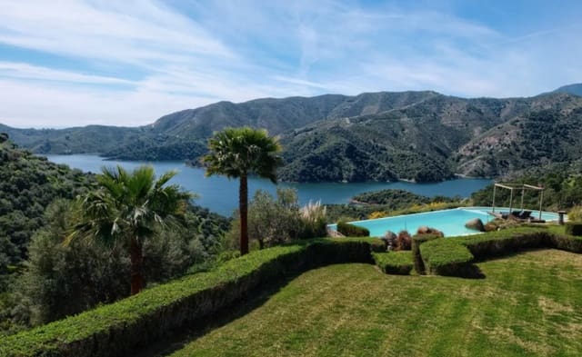 5 Zimmer Villa zu verkaufen in Marbella mit Pool Garage - 3.950.000 € (Ref: 8464403)