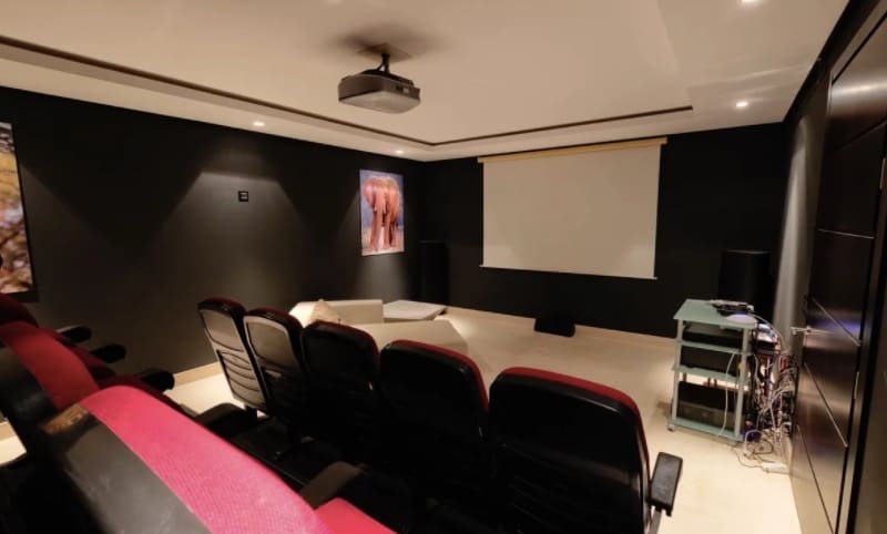 5 bedroom Villa for sale in Marbella with pool garage - € 3,950,000 (Ref: 8464403)