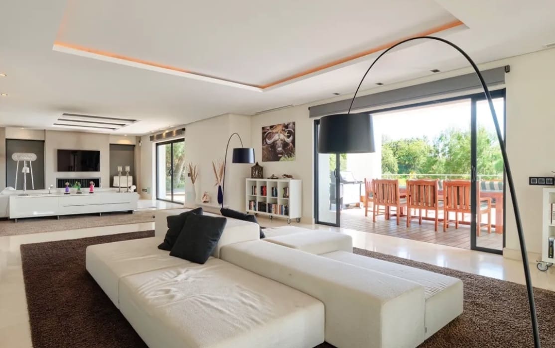 5 bedroom Villa for sale in Marbella with pool garage - € 3,950,000 (Ref: 8464403)